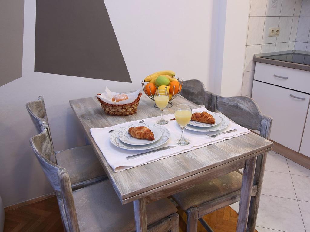 Guesthouse Teta Palmina Split Bagian luar foto