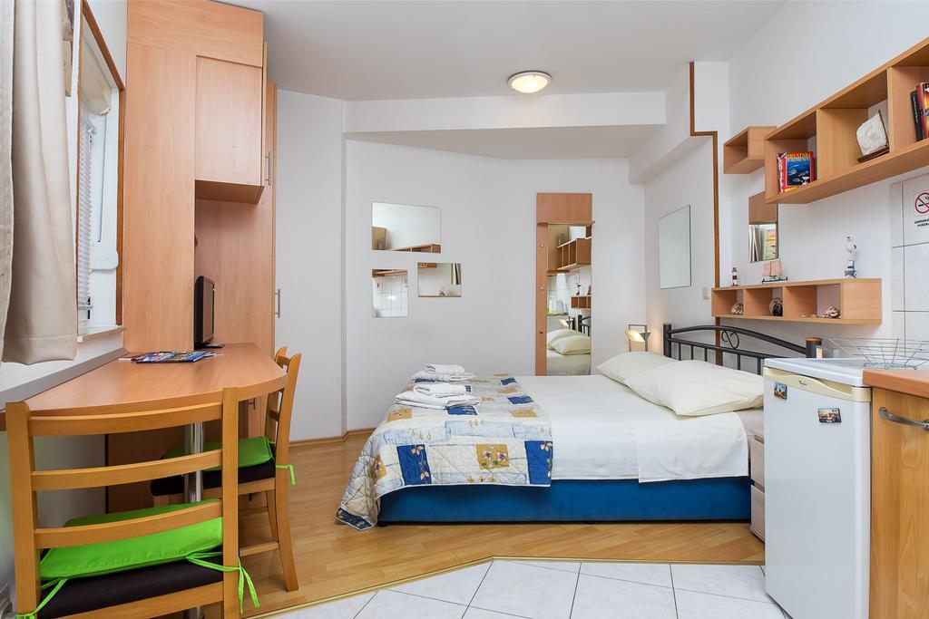 Guesthouse Teta Palmina Split Bagian luar foto