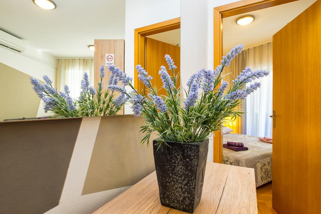 Guesthouse Teta Palmina Split Bagian luar foto